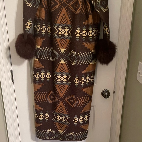 Double D Ranch Brown Patterned Coat with Fur Trim - Picture 16 of 16
